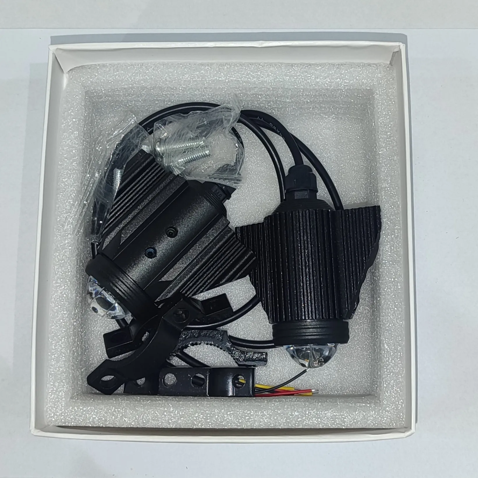 Faros Auxiliares AC/DC 8-80V. 20W/2.400LM. PAR - Image 2